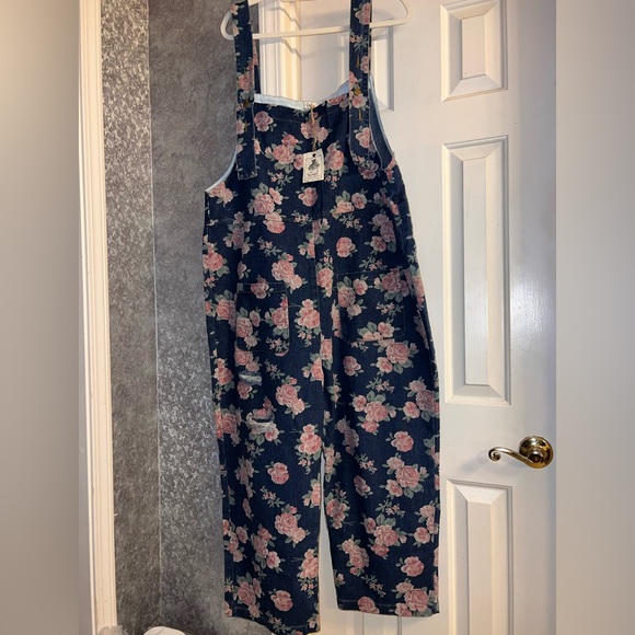 NWT EASEL Floral Distressed Oversized Blue Jean Denim Overalls / Jumpsuit - Picture 14 of 15